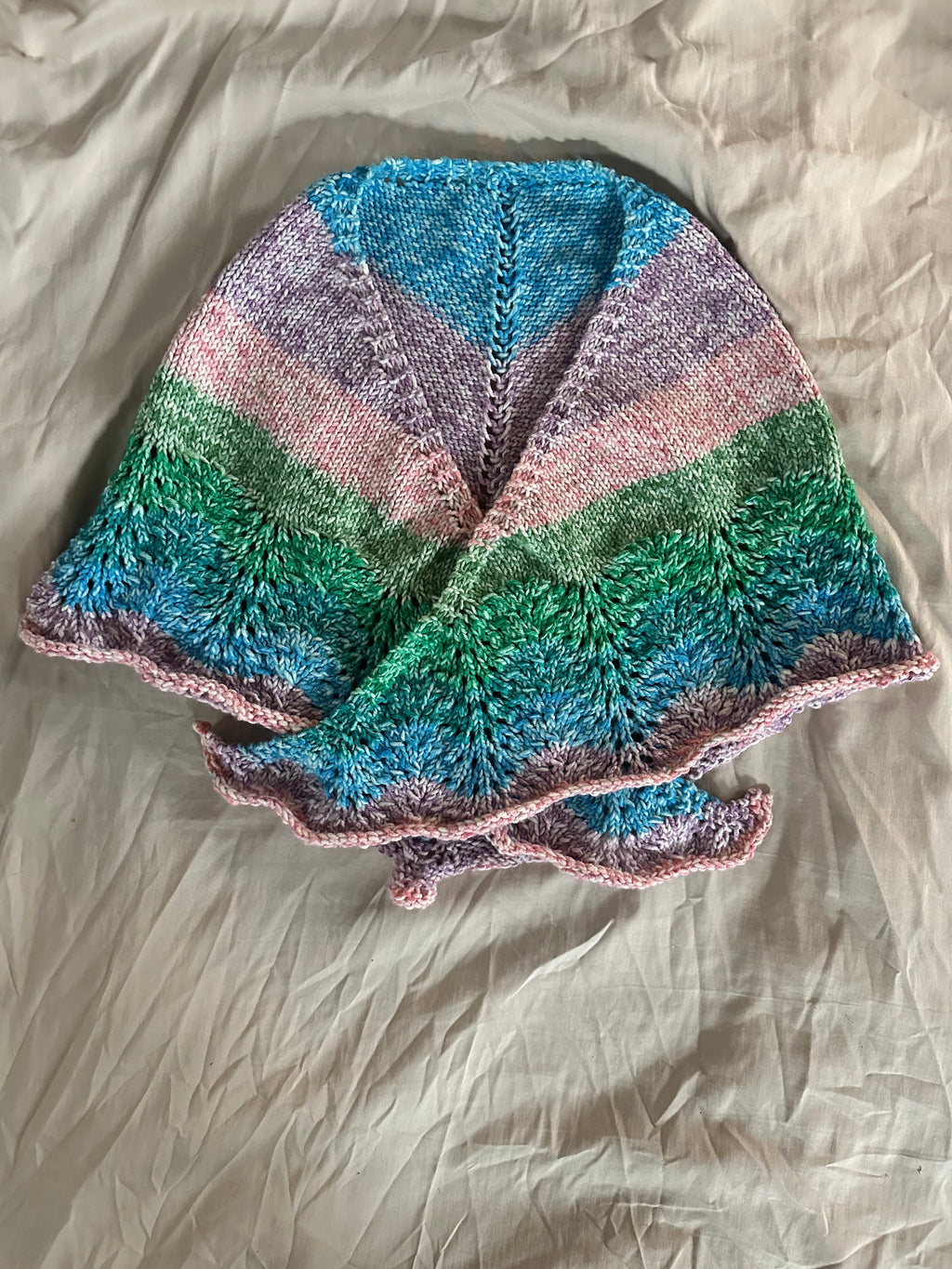 Knitted shawl