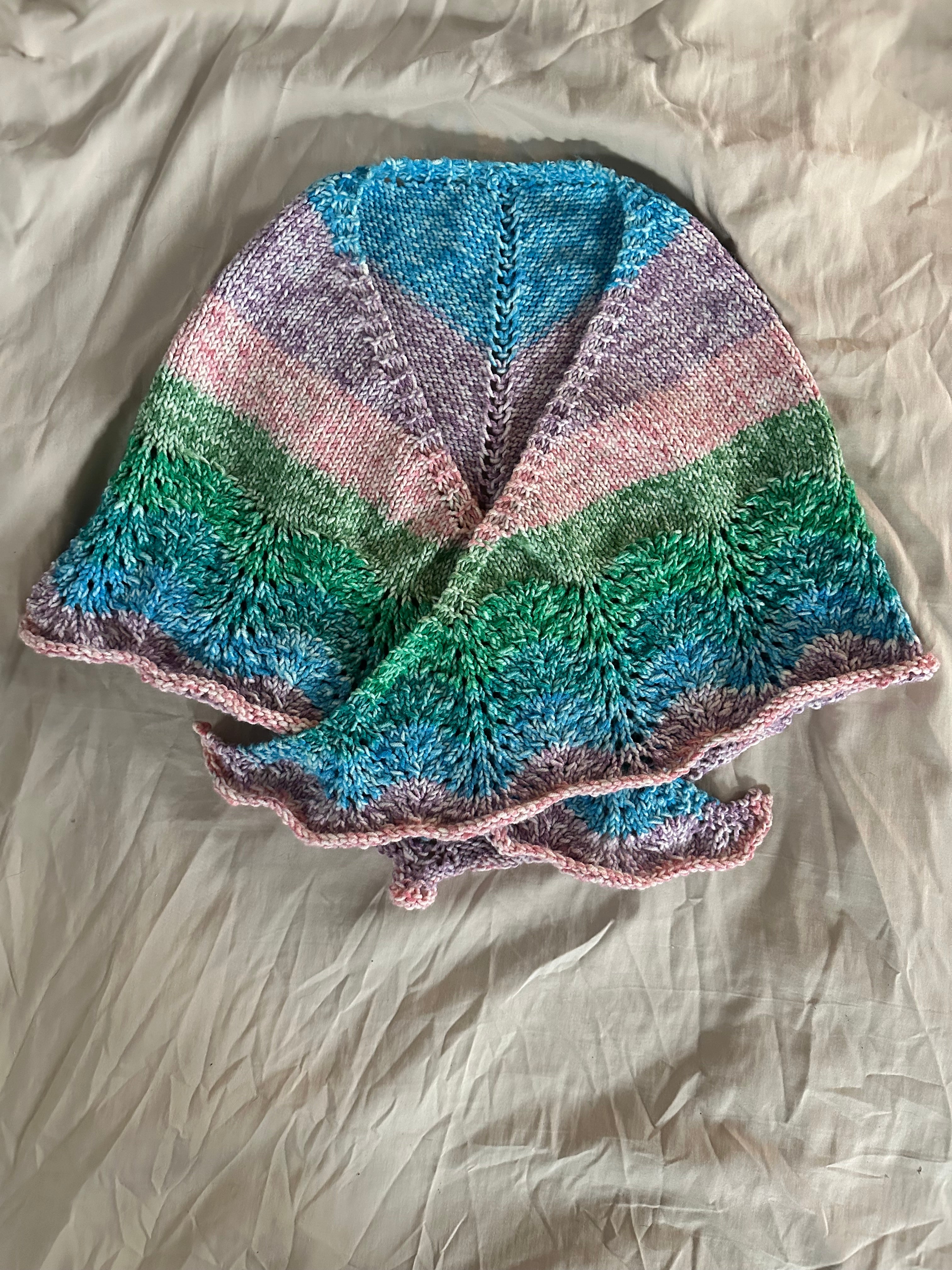 Knitted shawl